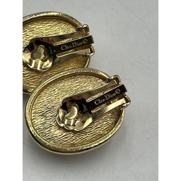 Christian Dior Vintage Gold Tone Oval Clip On Earrings Faux Pearl Cabochon - Picture 13 of 16